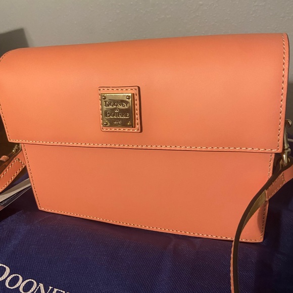 NWT Dooney & Bourke Beacon East West bag - Picture 2 of 10
